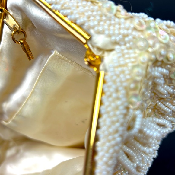 Vintage hinged ivory and iridescent beaded clutch purse SIMPSON’S Hong Kong - Picture 12 of 14